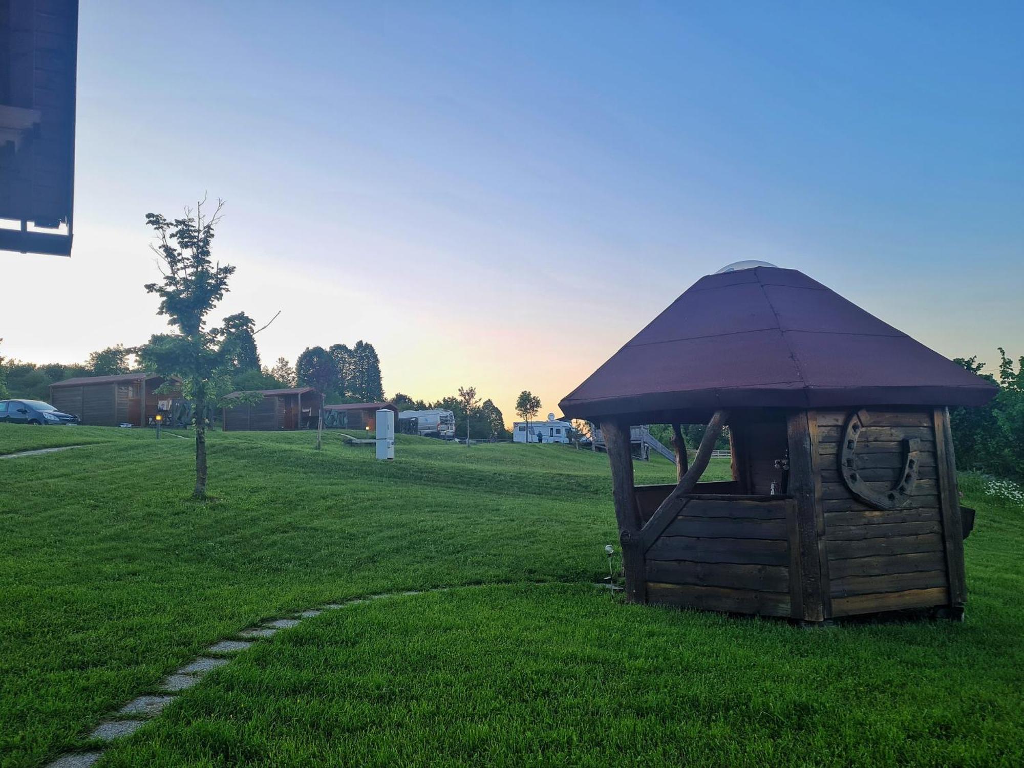 فندق Camp The Sunrise Hill بيفكا المظهر الخارجي الصورة