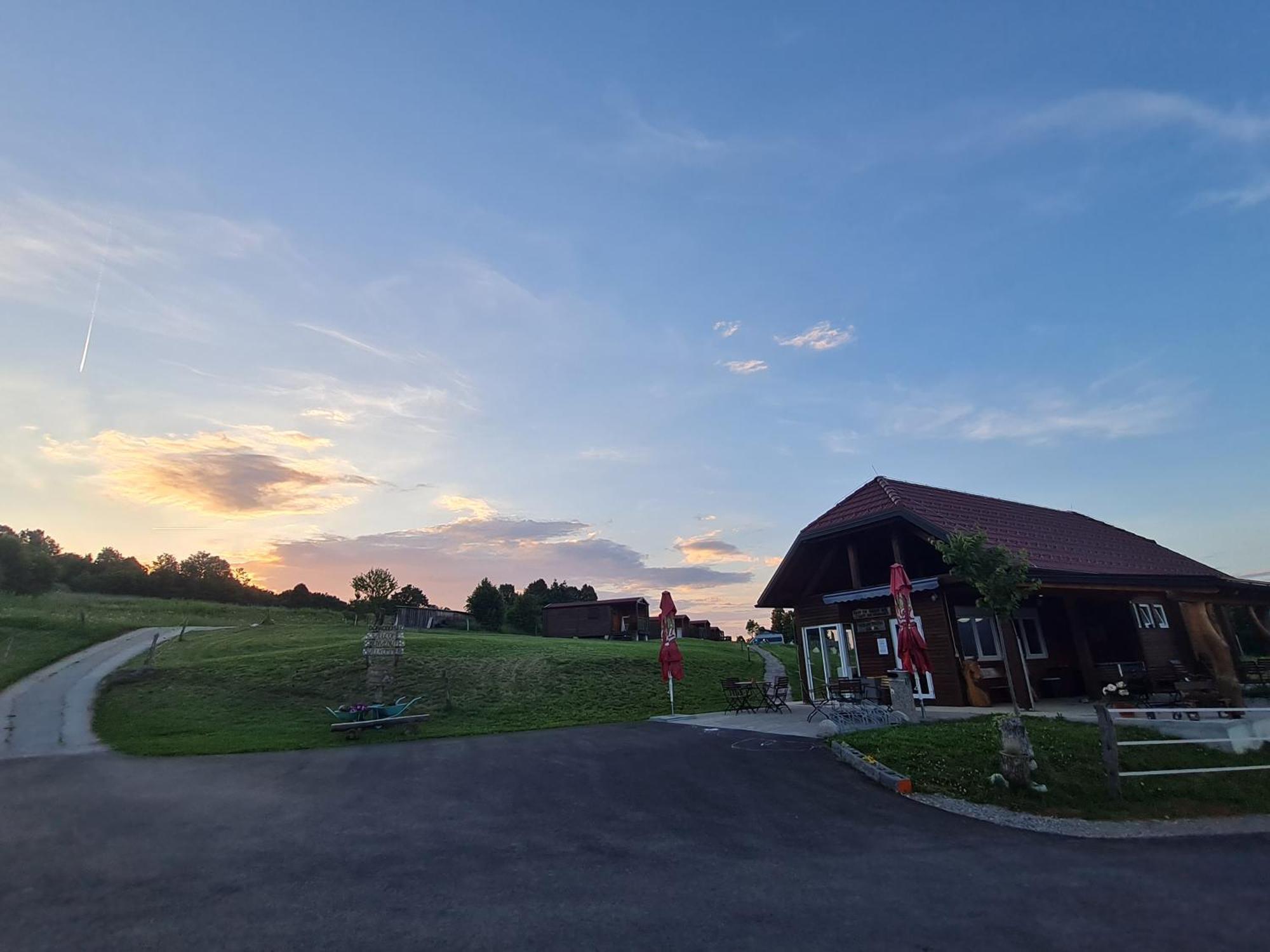 فندق Camp The Sunrise Hill بيفكا المظهر الخارجي الصورة
