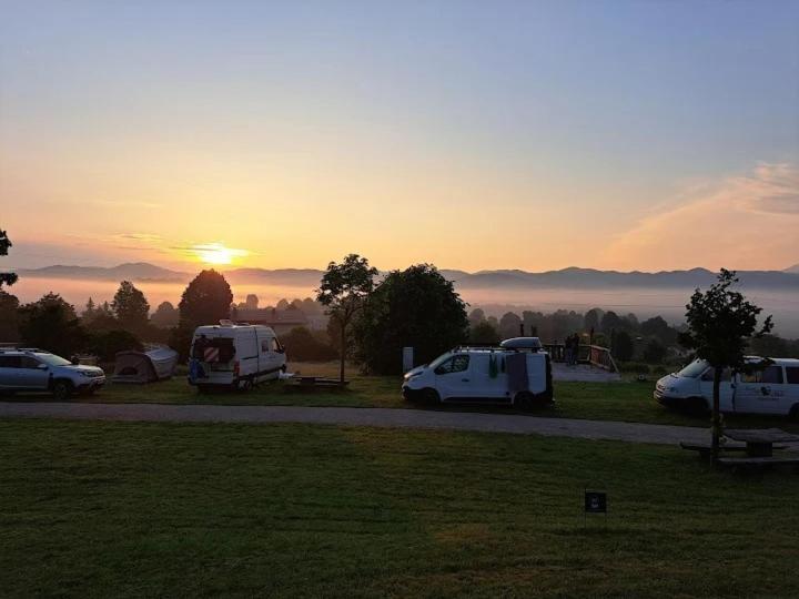 فندق Camp The Sunrise Hill بيفكا المظهر الخارجي الصورة